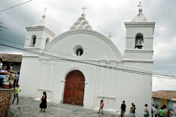 Antiguas edificaciones de Danlí y Yuscarán carecen de atención