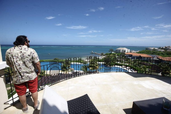 Disfrute el golf, playa y buceo en el club Pristine Bay Resort