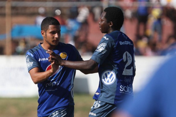 Caliente triunfo del azul