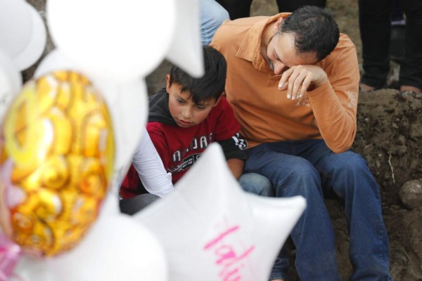 FOTOS: Lágrimas y desconsuelo en doloroso adiós a Fátima Cecilia
