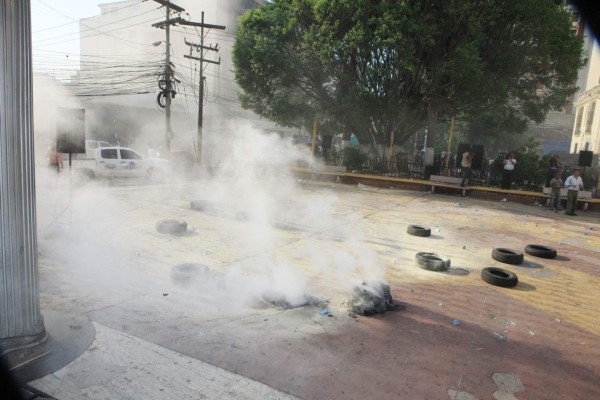 Diputados de Libre encabezan acto bochornoso en el Congreso Nacional