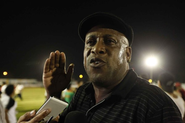 Hernán Medford: 'A costillas mías no van a vender'