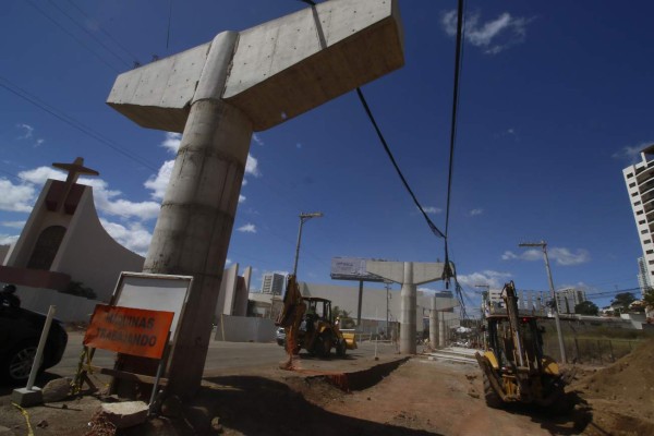 Tuberías viejas y derecho de vía atrasan obras en la capital de Honduras