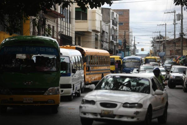 Experto extranjero realizará el reordenamiento de las rutas en Honduras