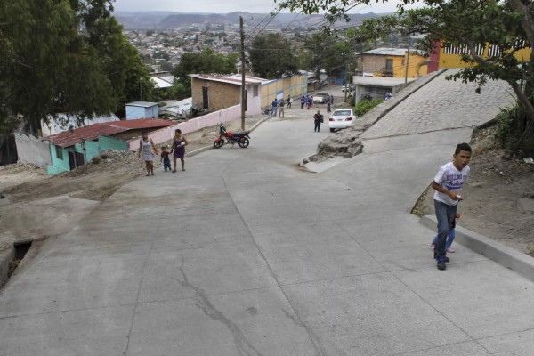 Invierten L 327 millones en obras de desarrollo comunal
