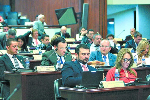 La otra semana se define jefatura