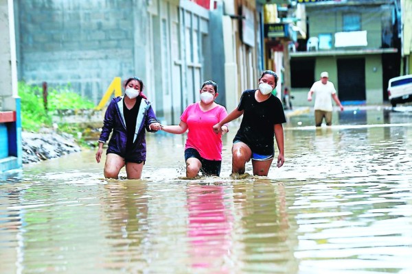 Calvario viven afectados por inundaciones provocadas por Eta en región norte