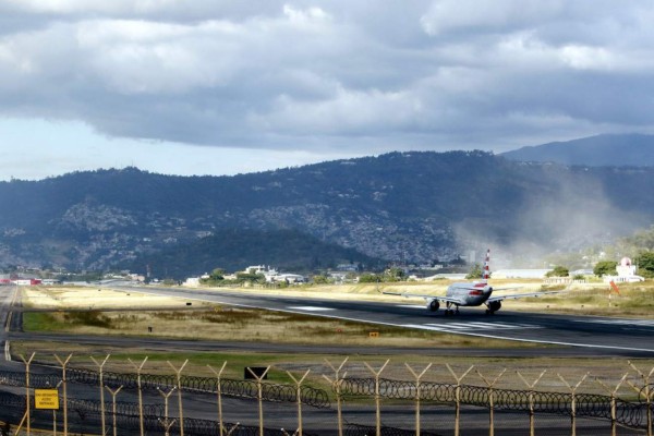 Los aeropuertos más peligrosos del mundo y cómo Toncontín está a punto de salir de la lista (FOTOS)