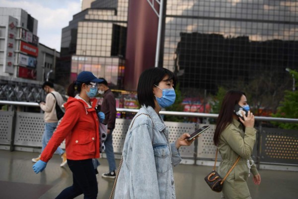 China, criticada internacionalmente, corrige balances de muertos por coronavirus