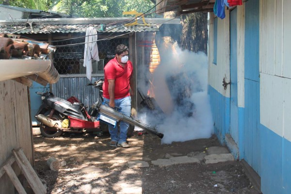 Casi 300 sureños alojados en albergues tras inundaciones y destrozos por lluvias en Choluteca