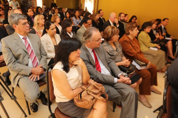 Guillermo Gonzales presentó dos libros de gastronomía