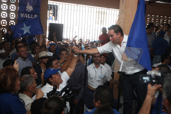 Ricardo se suma a JOH 'por amor a Honduras'