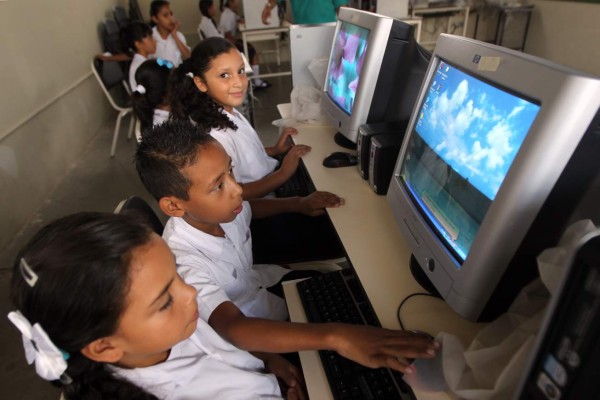 Escuela José Cecilio del Valle, referente de educación práctica