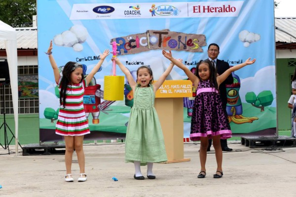 Niños brillan con su talento en lanzamiento de campaña