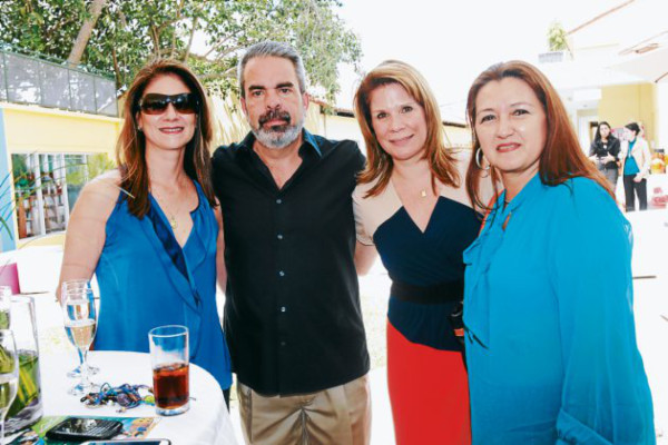 Brindis por ampliación de complejo educativo