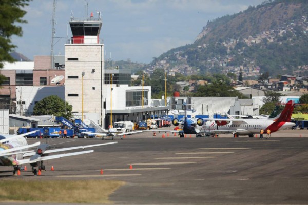 Vuelos locales impulsan el tráfico de pasajeros