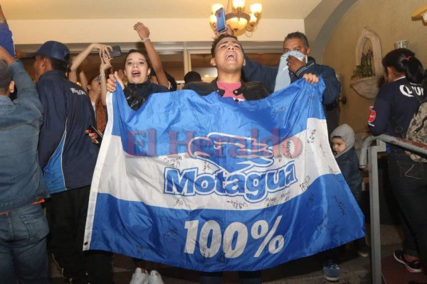 Aficionados motagüenses compartieron con los futbolistas previo a la final