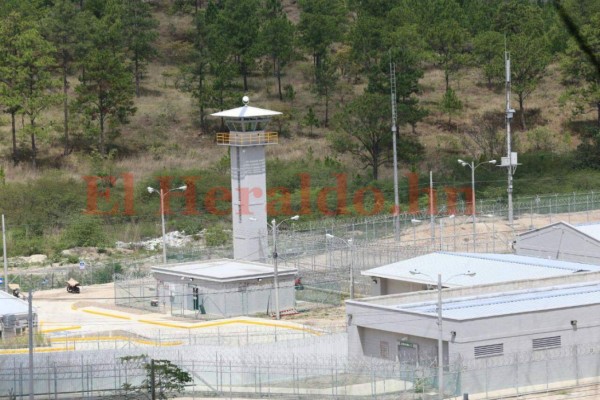 Presidente Juan Orlando Hernández ordena más traslados de reos a la cárcel 'El Pozo II”