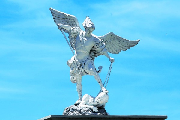 Real de Minas bajo las alas de San Miguel, príncipe de la Milicia Celestial