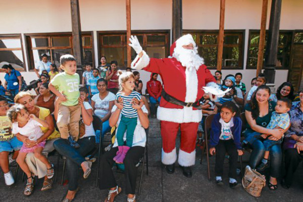 ¡Dibujemos una navidad rebosante de sonrisas!
