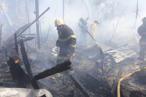 Comayagüela: Voraz incendio deja a unas 33 personas en la calle