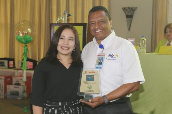 Paiz pide a niños seguir apoyando la iniciativa 'Sin bolsa, por favor”