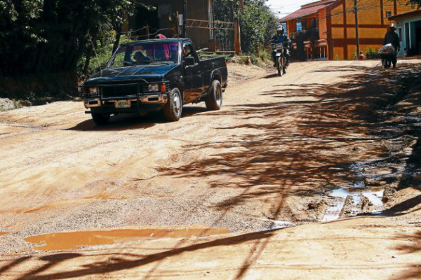 Habitantes denuncian paralización de proyecto