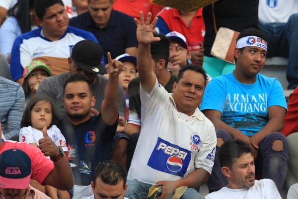 Las imágenes que no viste en el clásico entre Olimpia y Motagua en la final del Apertura en Honduras