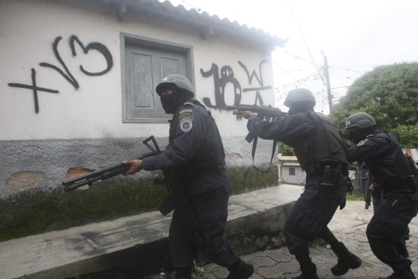 Honduras: Mensajes en clave de maras salen ahora desde la PN