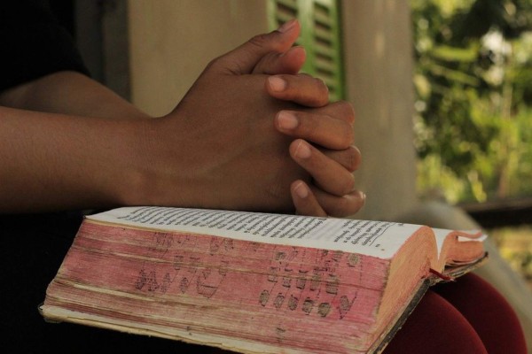 Pastores detenidos tras encerrar a feligreses esperaban 'una respuesta de lo alto'