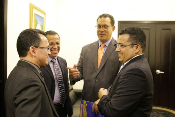 Ceremonia de entrega del premio Álvaro Contreras a director de EL HERALDO