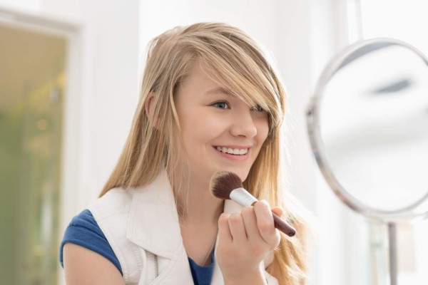 El rostro soñado creando el maquillaje en casa