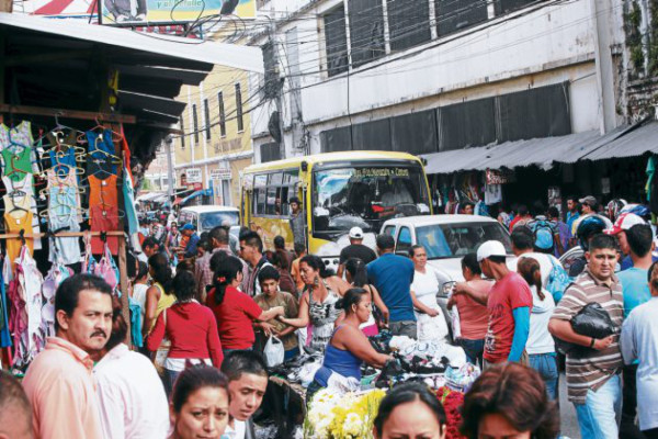 Descuentos atraen a compradores