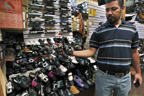 Se disparan precios de útiles escolares