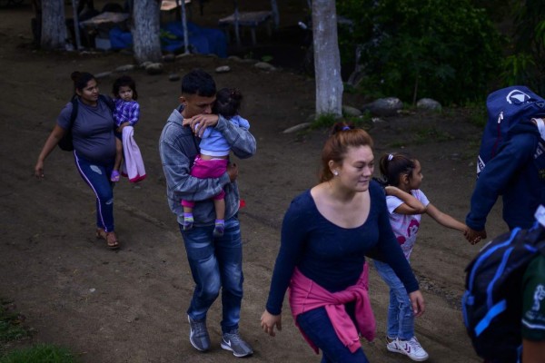 FOTOS: Así es la dura travesía de los migrantes en la frontera entre México y Guatemala