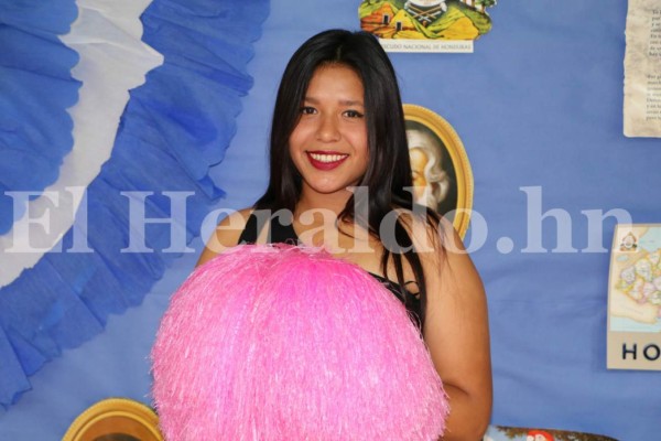 Bellas pomponeras del Instituto Mixto Hibueras llevarán ritmo y coquetería al estadio Nacional