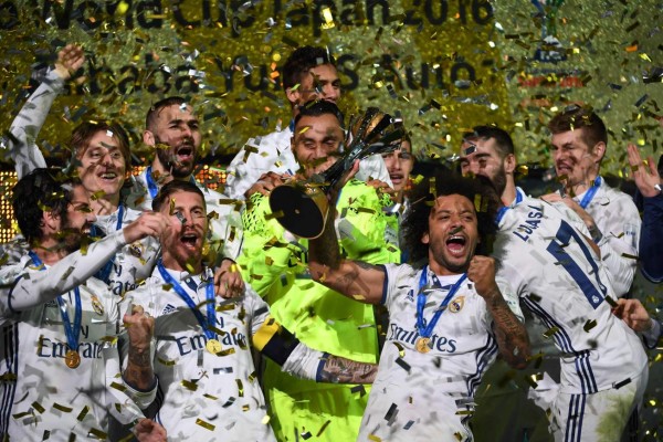 Real Madrid se convierte en el primer club en levantar cinco copas de campeón del mundo&nbsp;&nbsp;