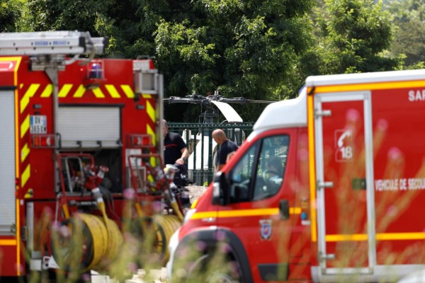 FOTOS: Así fue el escape de película de un reo a bordo de un helicóptero desde una cárcel en París
