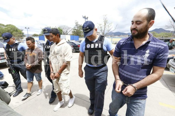 Con libreta de cobros caen extorsionadores en la capital de Honduras