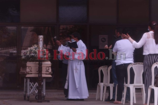 Con misa dan último adiós a la abogada Indiana Beatriz Castellanos (FOTOS)