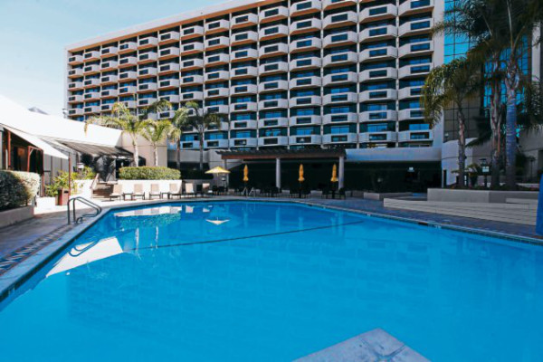 San José, California, mima a Honduras