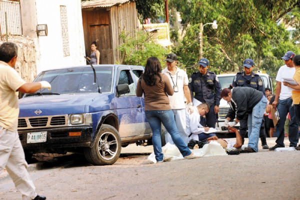 Acribillan a esposo de periodista