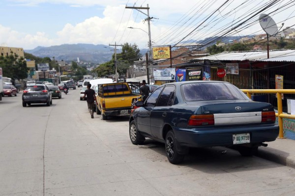 Prohíben estacionar vehículos en 1,250 metros de la salida a oriente de Tegucigalpa