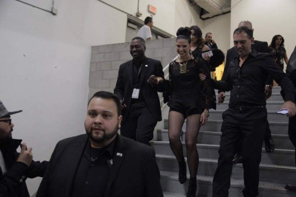 Natalia Jiménez conquista sus fans con su voz y su belleza