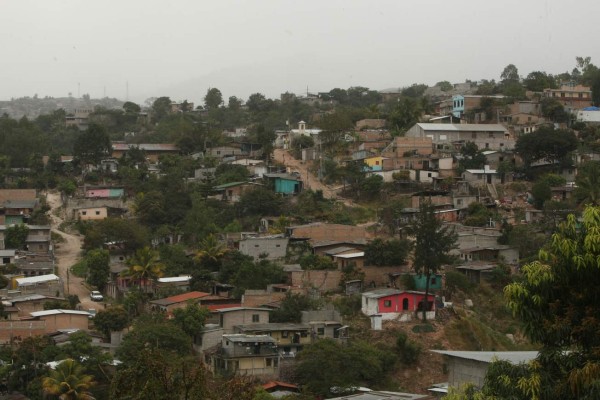 Tegucigalpa: Con carros cisterna abastecen de agua