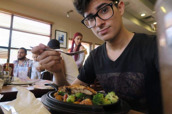 Youtuber hondureño logra obtener un Botón de Plata gracias a su creatividad