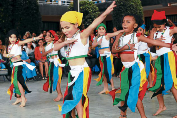 Con disciplina, compromiso y valores se forman alumnos