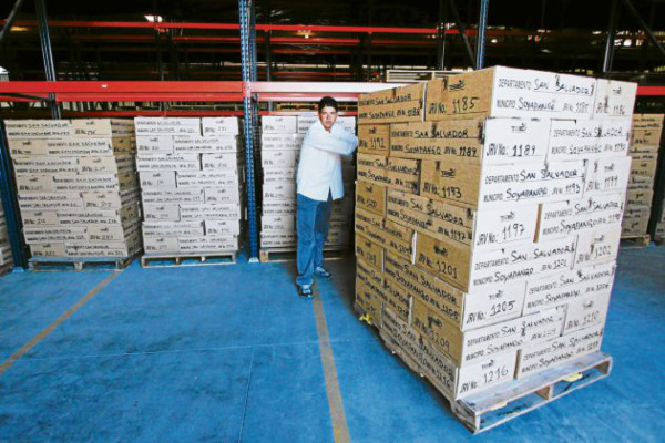 Salvadoreños entre afianzar a la izquierda o volver a la derecha
