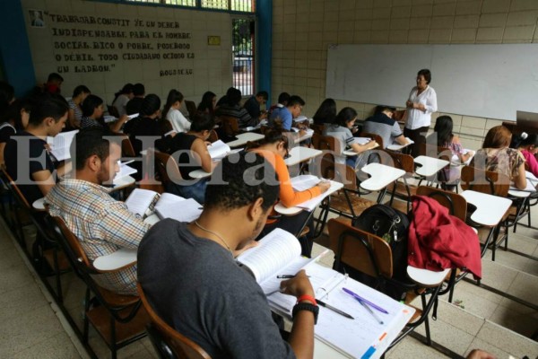 El ambiente de este viernes en la Universidad Nacional Autónoma de Honduras tras varias semanas de tomas