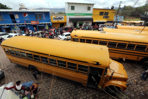 Honduras: Abarrotadas terminales de buses por salida de veraneantes